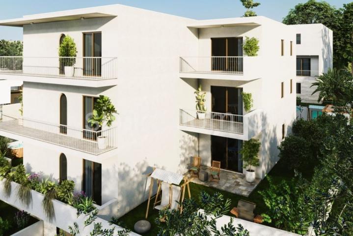 Novi apartman s vrtom par koraka od plaže, Čiovo