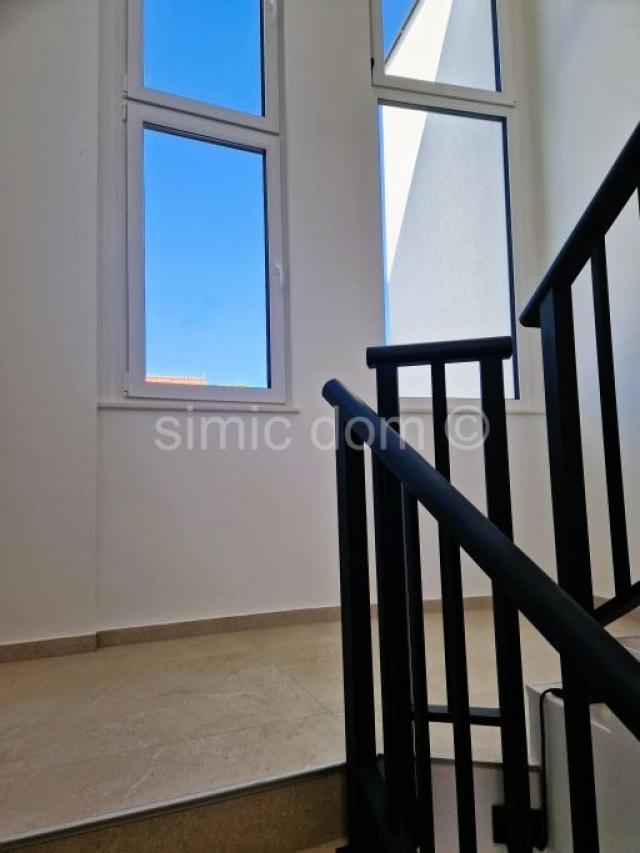 Predivan novi apartman uz more, Murter