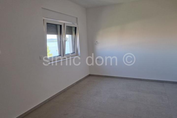 Predivan novi apartman uz more, Murter