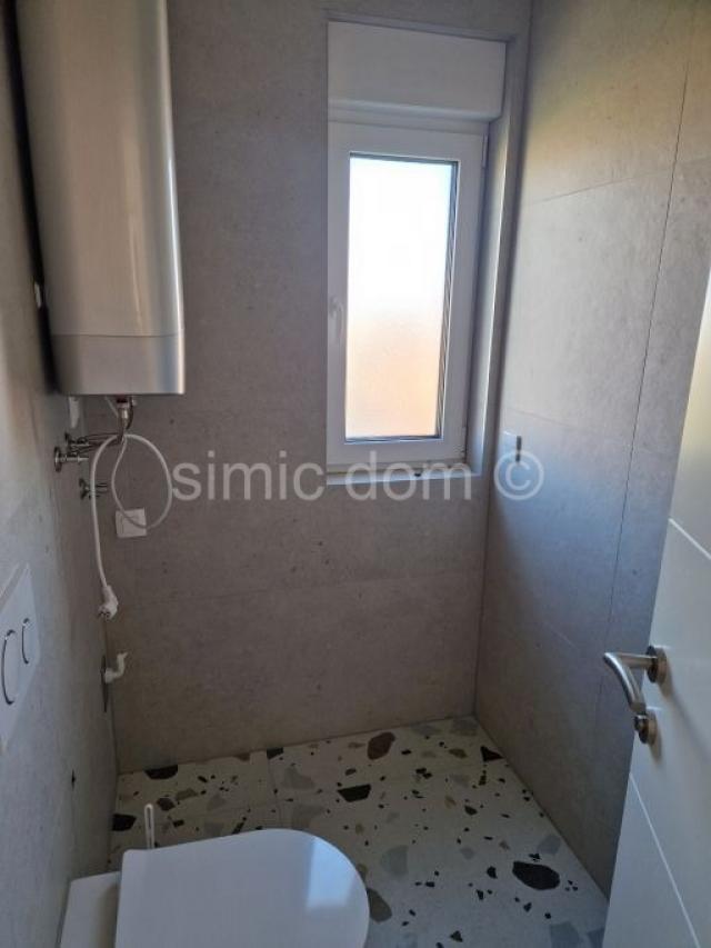 Predivan novi apartman uz more, Murter