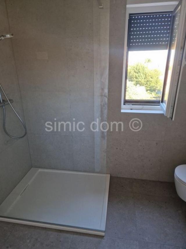 Predivan novi apartman uz more, Murter