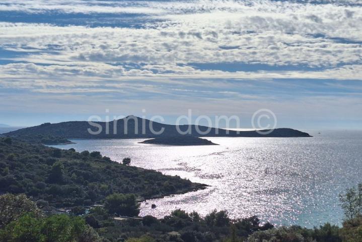 Poljoprivredno zemljište s pogledom, Sevid