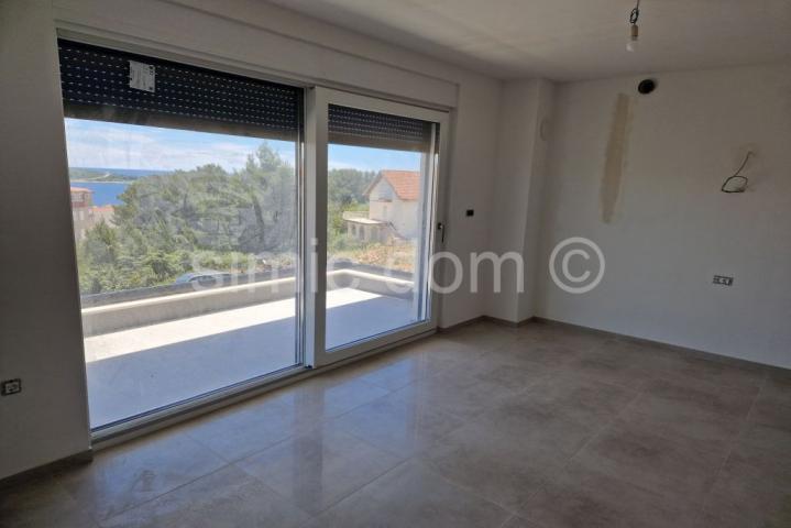 Novi apartman vrlo blizu plaže, Primošten