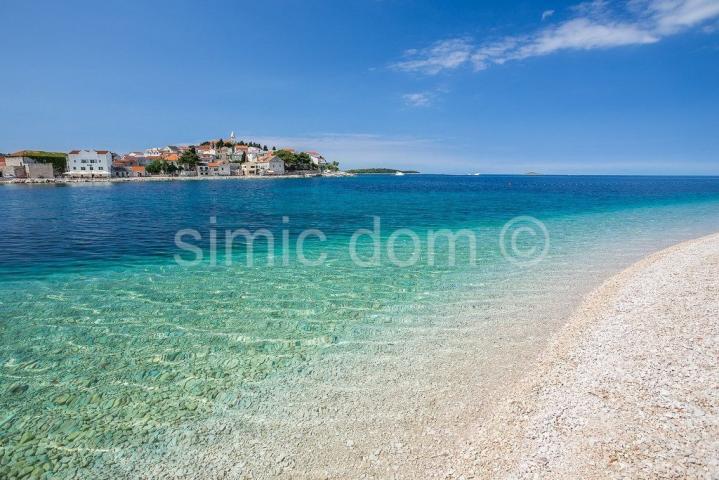 Novi apartman vrlo blizu plaže, Primošten