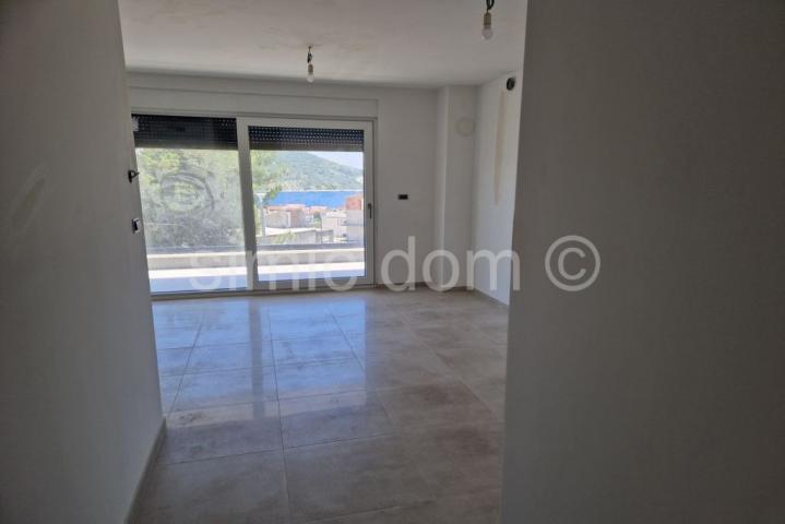 Novi apartman vrlo blizu plaže, Primošten