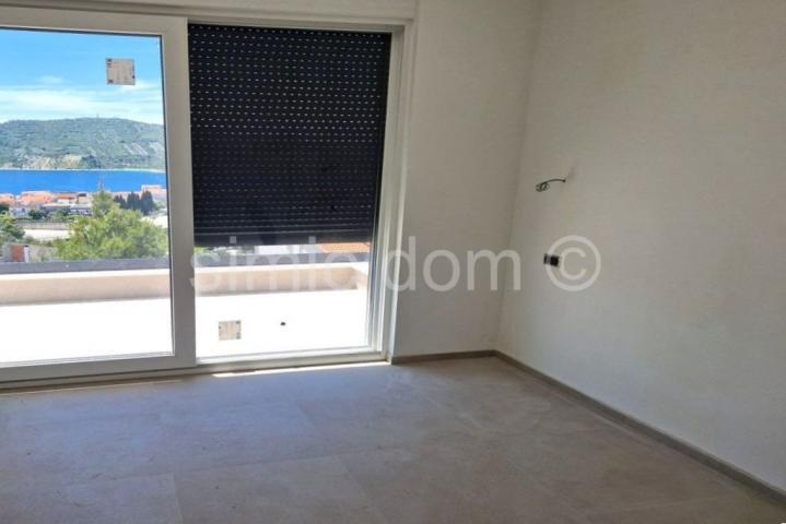Novi apartman vrlo blizu plaže, Primošten