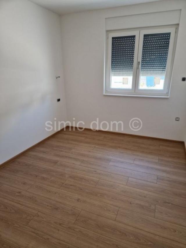 Novi apartman vrlo blizu plaže, Primošten