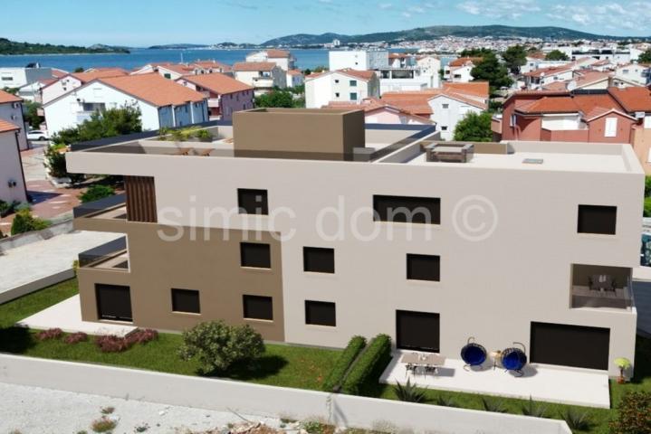 Dvosobni apartman 70m od plaže, Srima