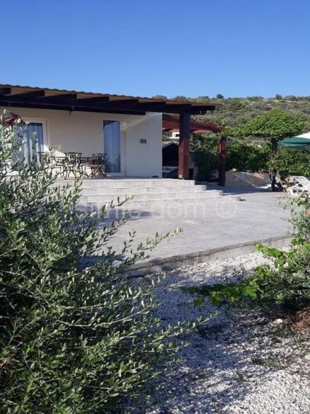 Kuća s otvorenim pogledom na more, Sevid