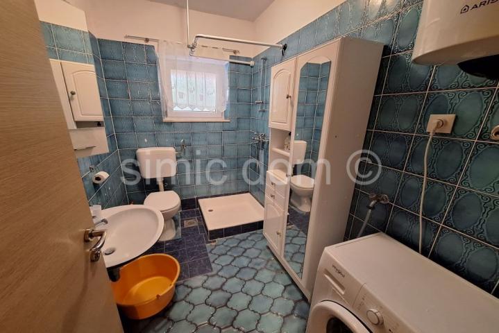 Apartmanska kuća 110m od mora, Duće