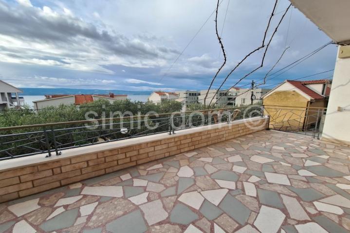 Apartmanska kuća 110m od mora, Duće
