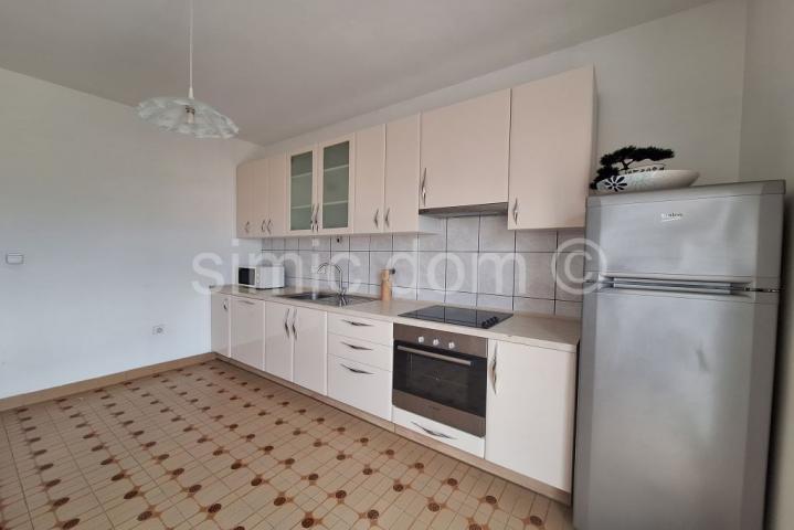 Apartmanska kuća 110m od mora, Duće