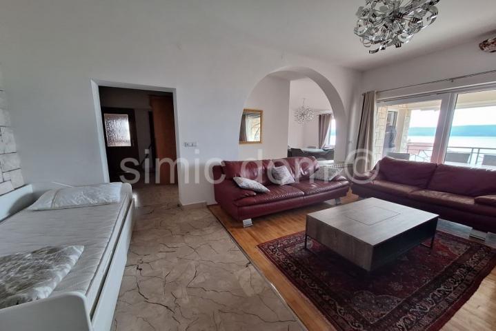 Apartmanska kuća 110m od mora, Duće