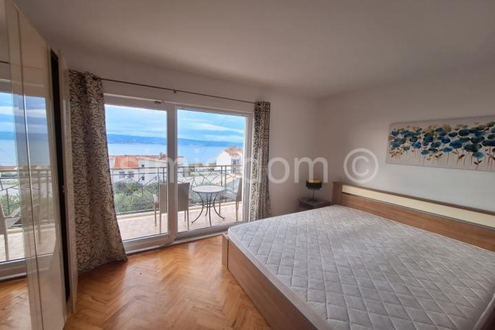Apartmanska kuća 110m od mora, Duće