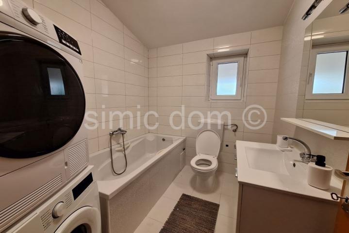 Apartmanska kuća 110m od mora, Duće