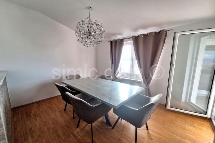 Prekrasan stan 110m od mora, Duće
