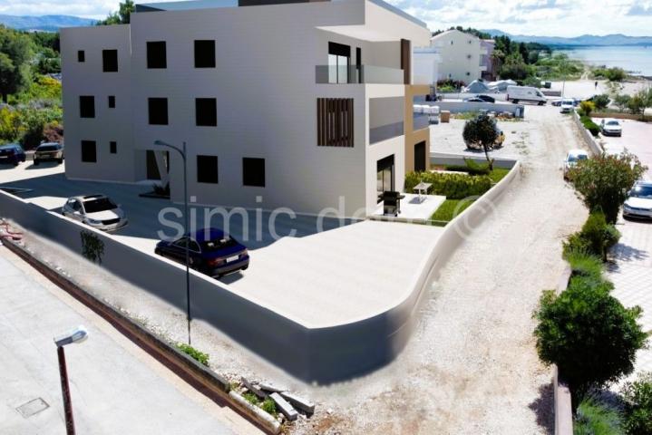 Dvosobni apartman 70 m od plaže s pogledom, Srima
