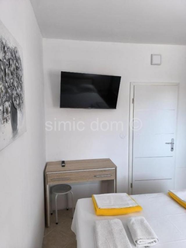 Namješten stan ispod magistrale, Makarska