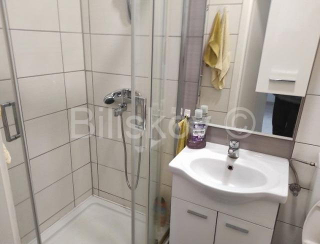 Dugi Rat, stan 30,50 m2 1. kat, pogled na more