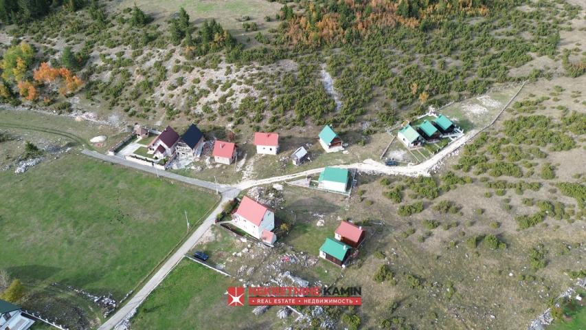 Plac 1011m2 sa građevinskom dozvolom, Meždo, Žabljak