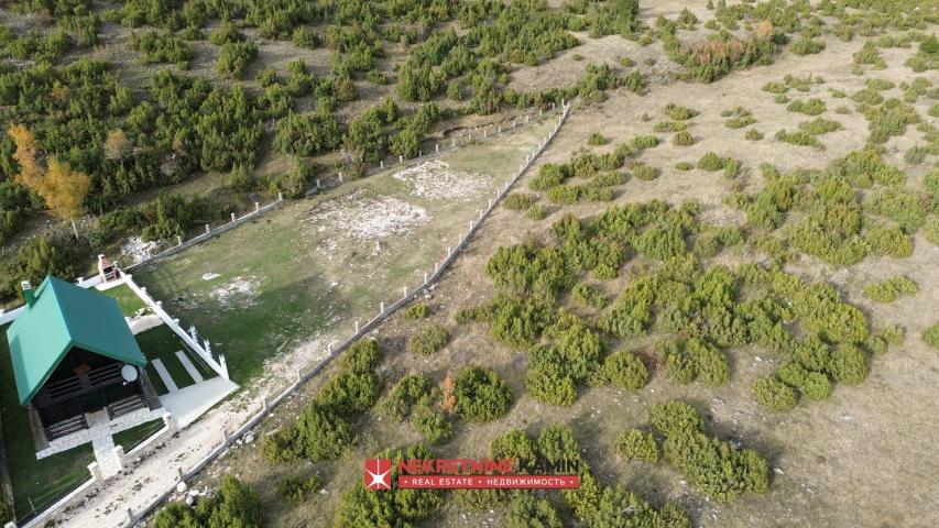 Plac 1011m2 sa građevinskom dozvolom, Meždo, Žabljak