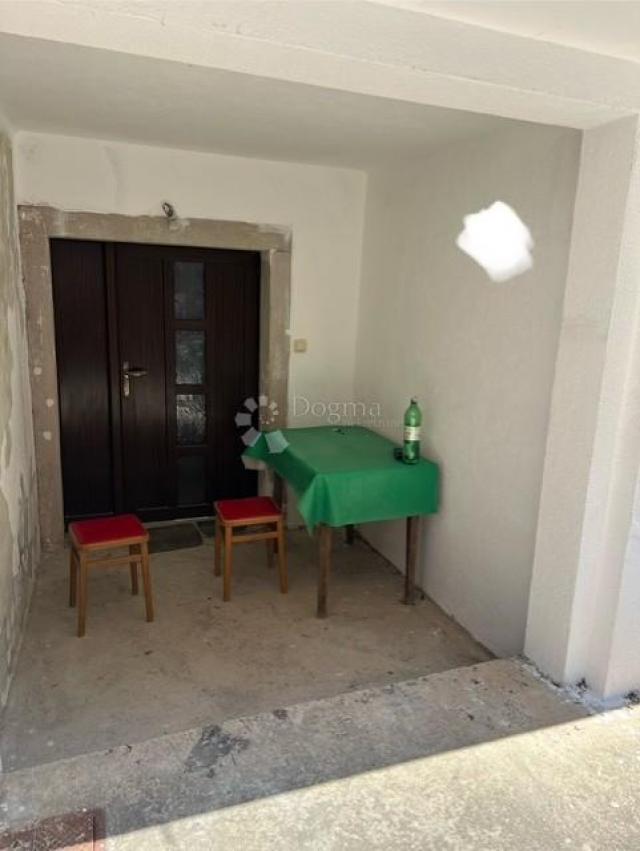 PUNAT KUĆA BLIZU MORA