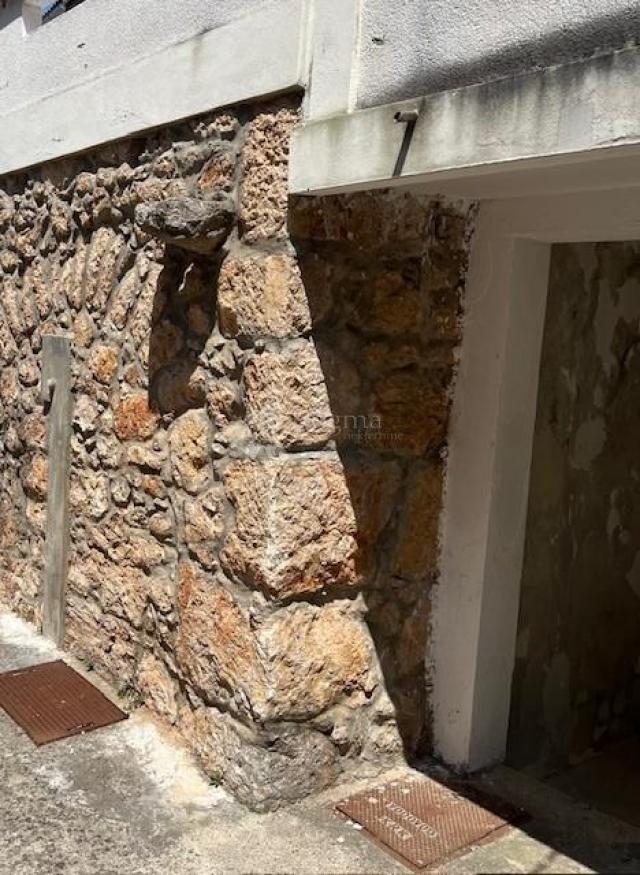 PUNAT KUĆA BLIZU MORA