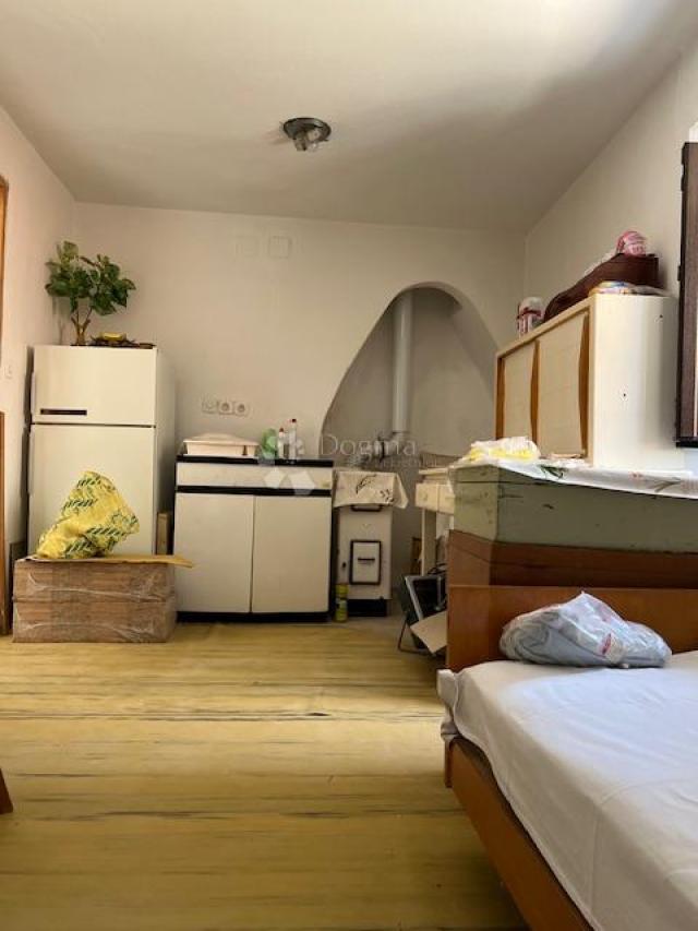 PUNAT KUĆA BLIZU MORA