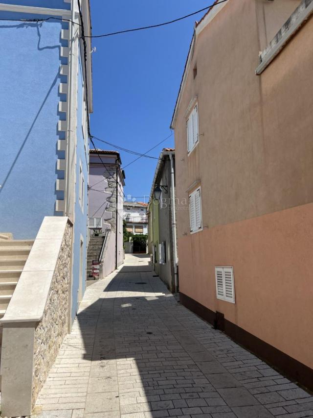 PUNAT KUĆA BLIZU MORA
