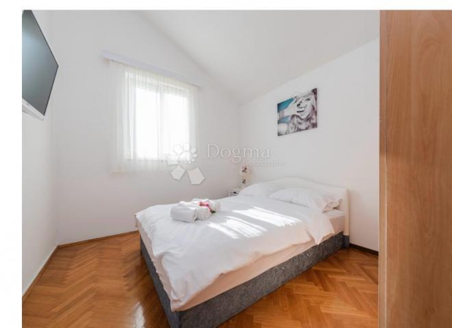 Villa s bazenom u Privlaci