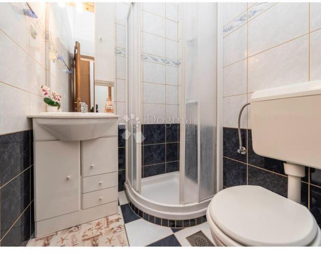 Villa s bazenom u Privlaci