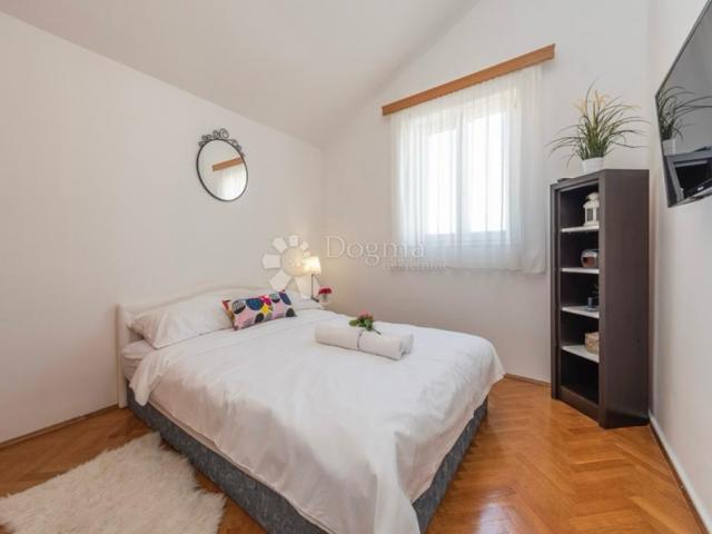 Villa s bazenom u Privlaci