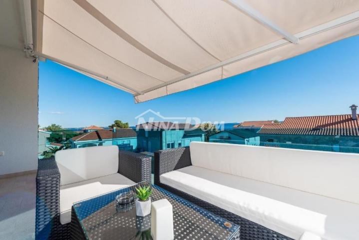 Villa u centru Vira luksuzno opremljena s bazenom i  krovnom, terasom