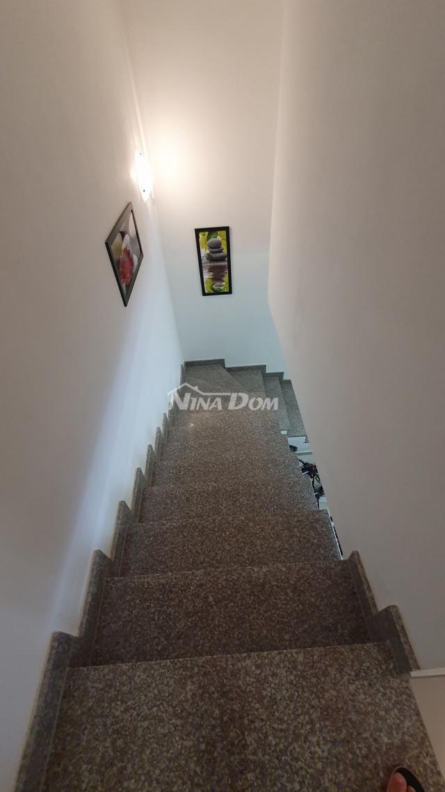Južna strana etažni apartman 87,95 m2 170 met. do mora