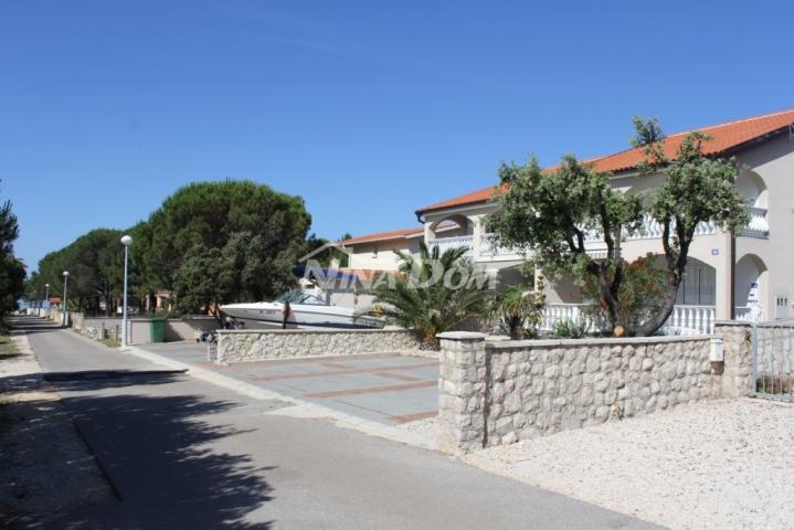 Južna strana etažni apartman 87,95 m2 170 met. do mora