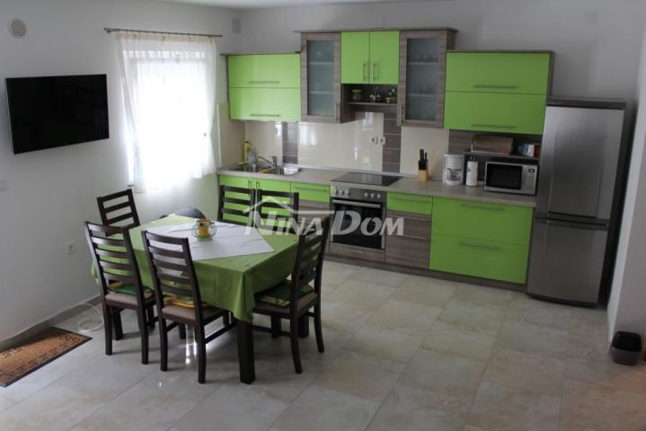 Južna strana etažni apartman 87,95 m2 170 met. do mora