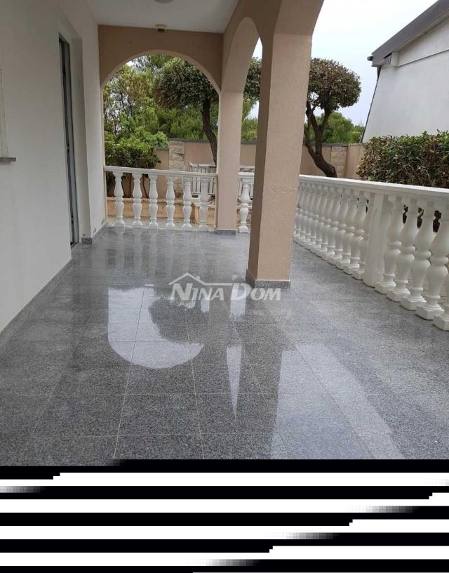 Južna strana etažni apartman 87,95 m2 170 met. do mora