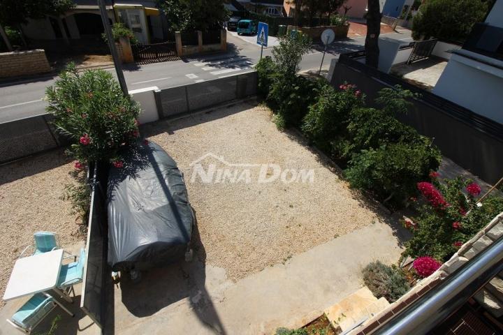 Južna strana,5 stambenih jedinica, 180 met. plaža Radovanjica