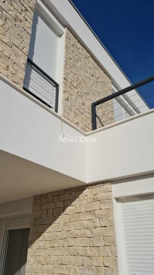 Villa 100 metara do mora