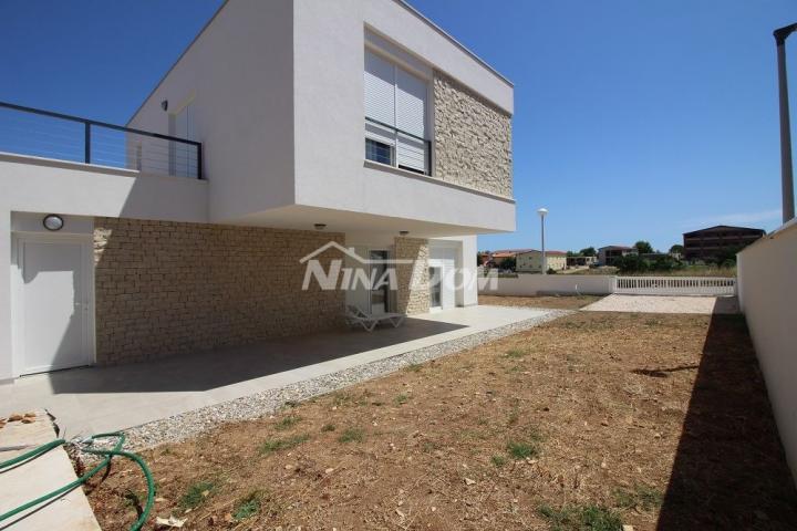 Villa 100 metara do mora