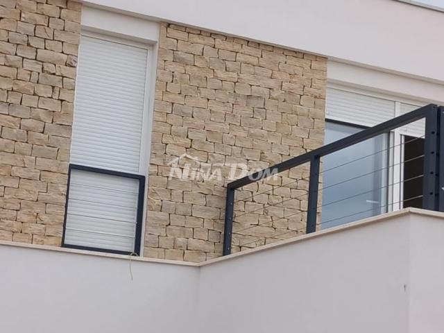 Villa 100 metara do mora