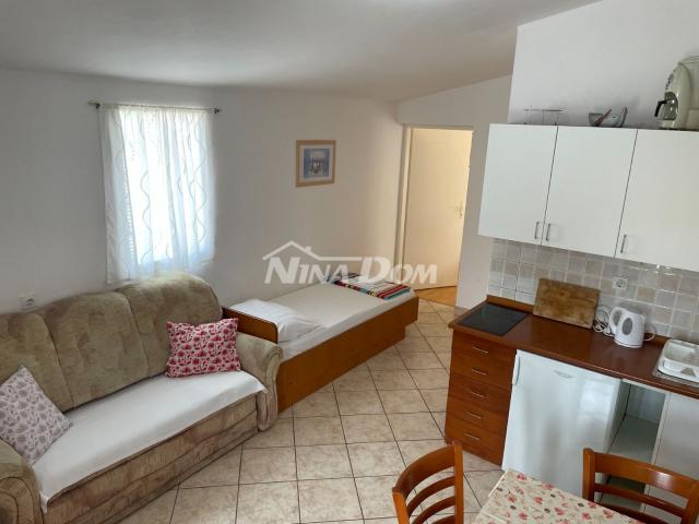 APARTMANSKA KUĆA - PRIVLAKA - 6 APARTMANA