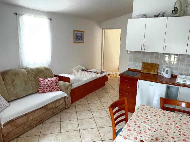 APARTMANSKA KUĆA - PRIVLAKA - 6 APARTMANA