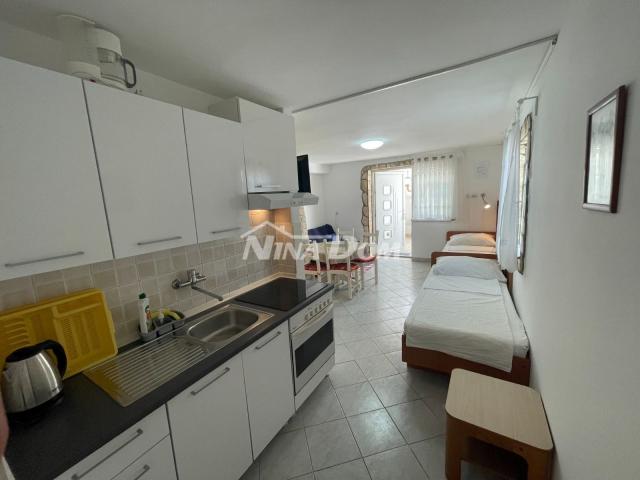 APARTMANSKA KUĆA - PRIVLAKA - 6 APARTMANA