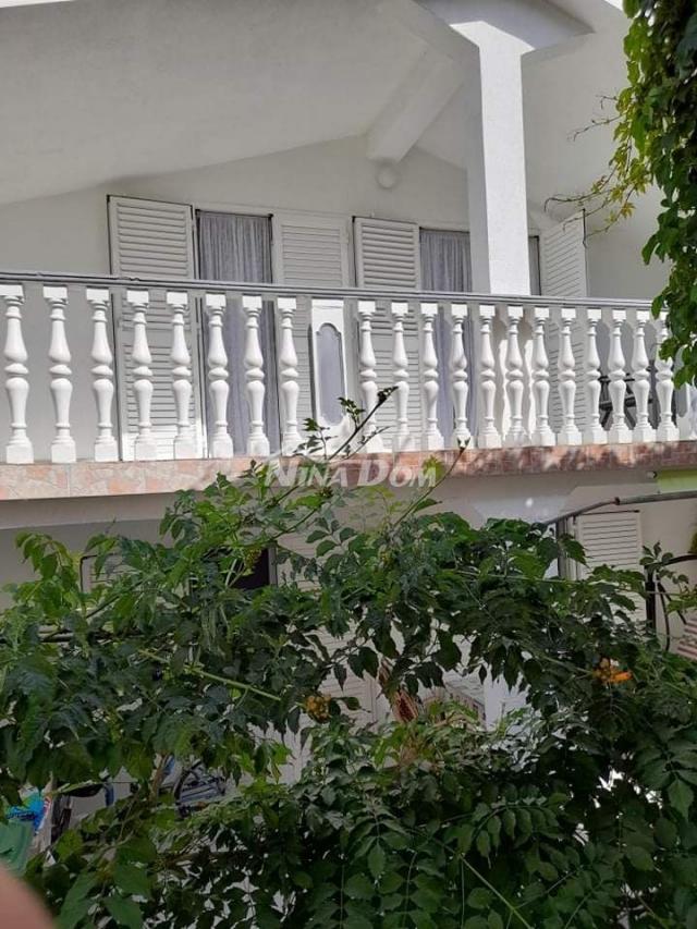 Obiteljska samostojeća kuća s dvije stambene jedinice