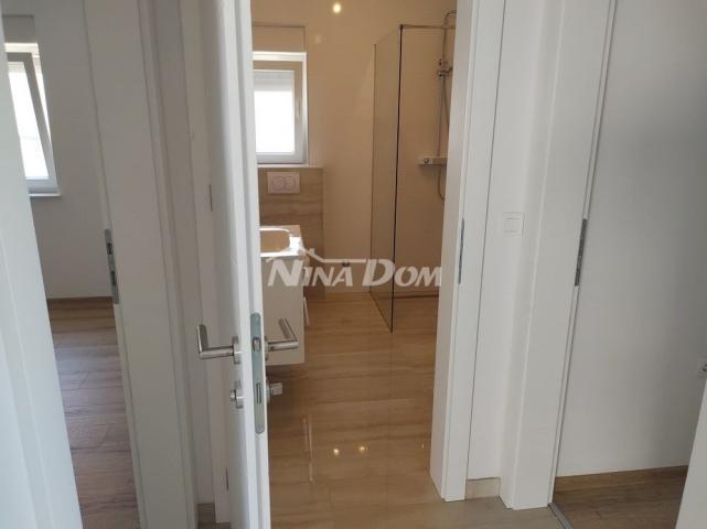 Apartman na katu, centar otoka Vira (voda i kanalizacija)