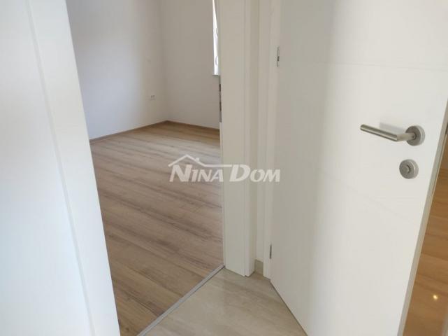 Apartman na katu, centar otoka Vira (voda i kanalizacija)
