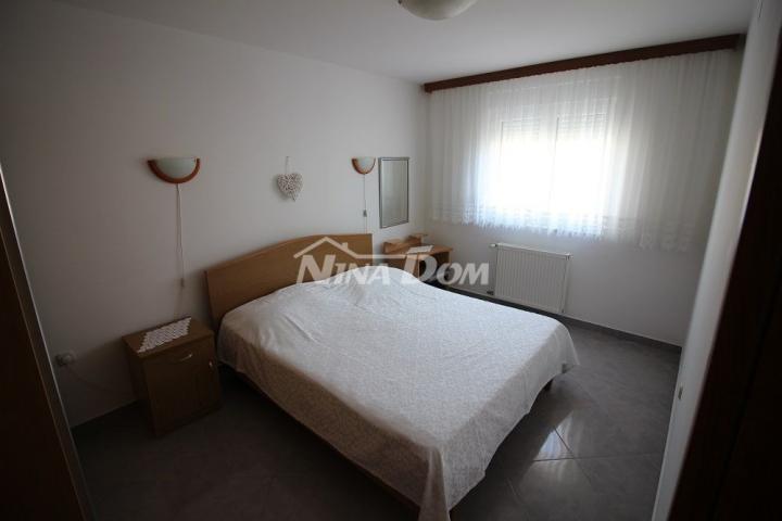 Apartmanska kuća 2. red od mora južna strana Vira