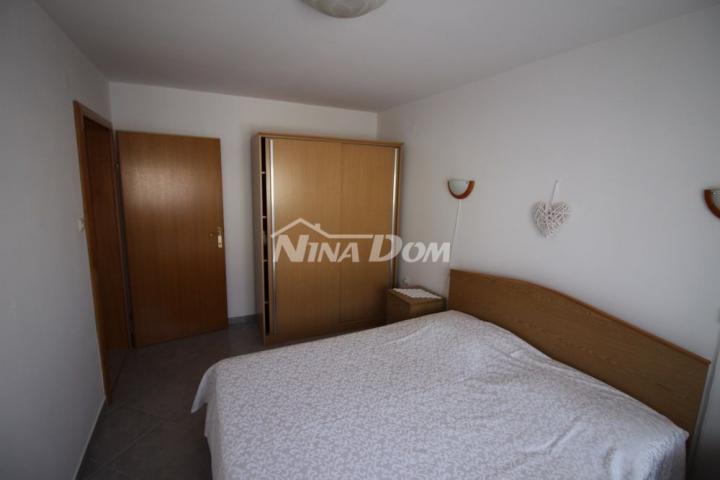 Apartmanska kuća 2. red od mora južna strana Vira