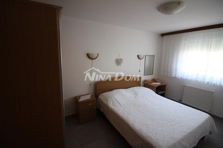 Apartmanska kuća 2. red od mora južna strana Vira